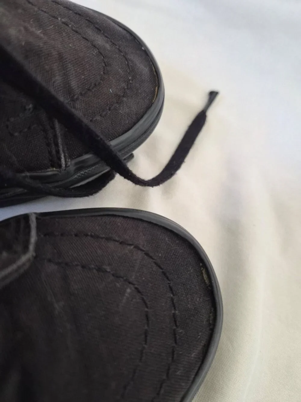 Vans Sk8-Hi All Black Sneakers men's size 4.0 woman's size 5.5